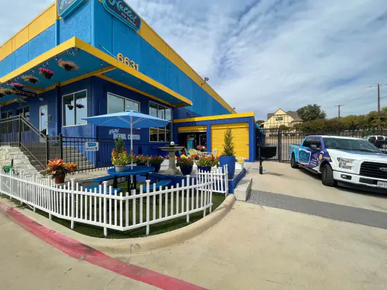 Hello! Deluxe Lake Highlands car wash location